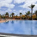 Hébergement de vacances Golden Dream, Swimming Pool And Parking *