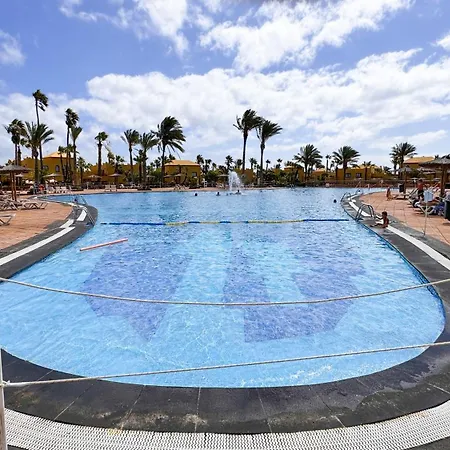 Golden Dream, Swimming Pool And Parking