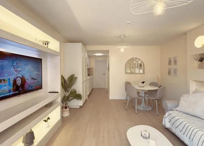 Holiday home Golden Dream, Swimming Pool And Parking