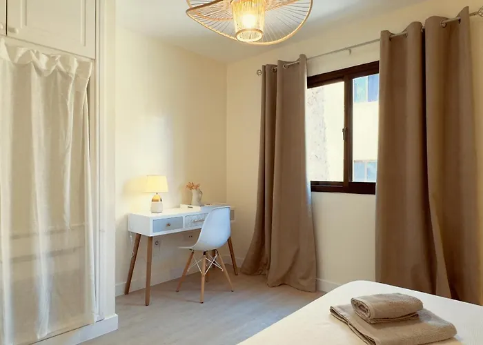 Golden Dream, Swimming Pool And Parking Holiday home *